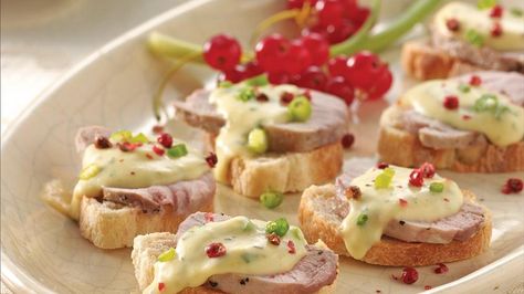 Serve your guests with these flavorful Italian crostini made using pork tenderloins and French bread- perfect appetizers. Tenderloin Appetizer Recipes, Pork Tenderloin Appetizer, Tenderloin Appetizer, Italian Crostini, Tenderloin Crostini, Pork Tenderloins, Crostini Recipes, Stuffed Pork Tenderloin, Food Projects