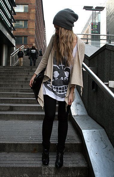 Styl Grunge, Indie Punk, Town Outfits, Look Grunge, Scene Girl, Mode Shoes, Tokyo Street Fashion, Rocker Girl, Estilo Hippie