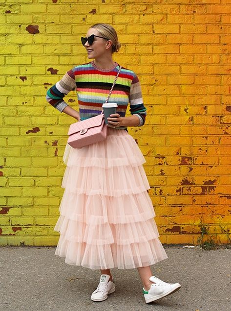 Pink Tulle Skirt Outfit Winter, Tulle Skirt And Sneakers, Womens Pink Outfits, Skirt With Sneakers Winter, Tulle Skirt With Sneakers, Maxi Tulle Skirt Outfit, Tulle Maxi Skirt Outfit, Tule Skirt Outfit, Pink Skirt Outfit Ideas