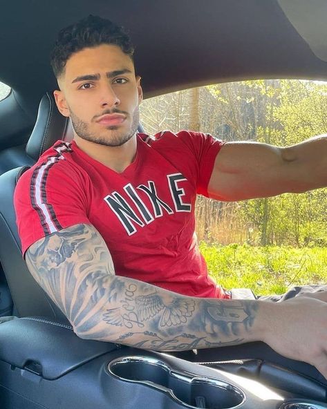 Finest Beau on Instagram: “Let’s drive somewhere 😏 My personal @realegil My personal @realegil ➖➖➖➖➖➖➖➖➖➖➖➖ 📸 All rights and credits are reserved to the respective…” Hot Mexican Men, Spanish Men, Latino Men, Mexican Men, Handsome Arab Men, Dark Skin Men, The Passenger, Arab Men, Passenger Seat