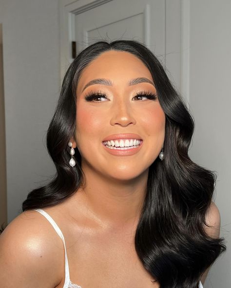 Jasmine Lee | Take us back 🤍 Golden & glowy for Jessie’s bridal look 😍 Hair by @jayne_hairandmakeup #jasmineleemua #bridalmakeup #softglam… | Instagram Glowy Bridal Makeup, Classy Makeup, Formal Makeup, Glowy Makeup, Bridal Look, Girls Makeup, Pretty Makeup, How To Make Hair, All Things Beauty