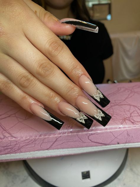 Black And Pearl Nails, Black Medium Nails, Black Nails With Pearls, Black Nails With Charms, Medium Nails, Aesthetic Nails, Long Nail, Birthday Hair, Nails Fashion