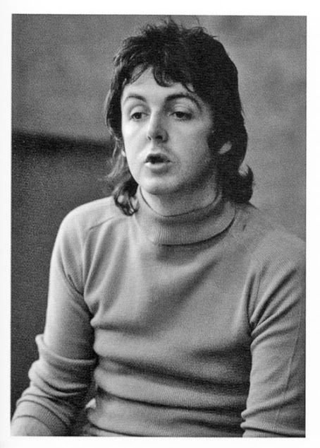 Paul and turtlenecks, a combination i didn't know i loved Paul Mccartney And Wings, Paul And Linda Mccartney, Bug Boy, Sir Paul, Linda Mccartney, Eyebrows On Fleek, Hey Jude, King Of Pop, The Fab Four