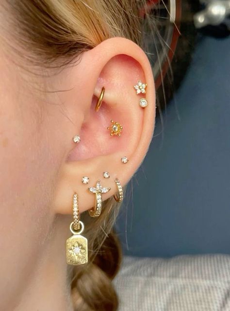 Double Ear Stack, Stacked Love Ear Piercings, Stacked Cartilage Piercing, Ear Inspo Gold, Stacked Lobes Piercing, Ear Lobe Stack, Double Stacked Lobe Piercing, Stacked Piercings Lobe, Stacked Lobe Piercing Ideas