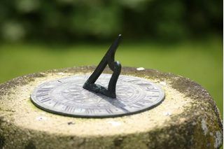 Sundials In Gardens, Sun Dial Garden, Diy Sundial, Sundial Garden, Garden Sundial, Cottage Landscaping, Homestead House, Future Farms, Sundials