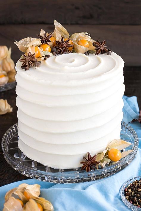 Simple Cream Cheese Frosting, Wedding Cake Icing, Wedding Cake Frosting, Chai Cake, Thanksgiving Cakes, Cake Frosting Recipe, Fall Cakes, Cake Icing, Cake With Cream Cheese