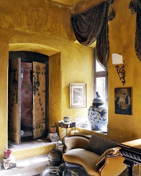 I'm all about rich ochre walls, Morroccan style today. Off to the paint shop soon to find a colour similar to this and I might even do a colour washed wall effect with it, similar to the above picture from @vogueliving . . . #moroccaninterior #ochrewalls #colourwashwalls #blackandwhitedecor #stellarspaces  #bohemianhome #monochromedecor #vogueliving #interiordesign #interieurs #myhomevibe #nestandthrive #interiors #sittingroom #elledecor #worldofinteriors #monochromehome #stylishliving #... Hot House, Vogue Living, Yellow Walls, Dream Living, Eclectic Style, Mellow Yellow, My New Room, Beautiful Interiors, Interior Inspiration