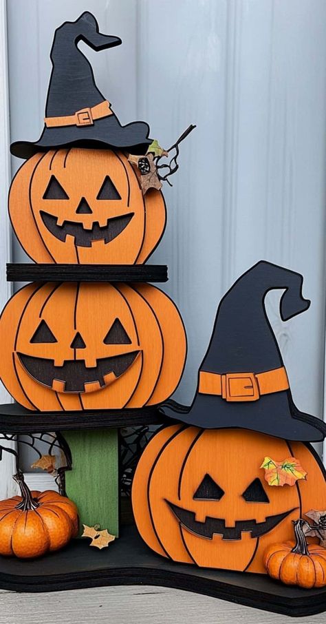 Halloween pumpkin crafts Easy Wooden Halloween Decorations, Woodwork Halloween, Diy Wooden Jack O Lantern, Halloween Plywood Cutouts, Wood Cats For Halloween, Wooden Halloween Decorations, Lollipop Display, Pallet Pumpkin, Pallet Display