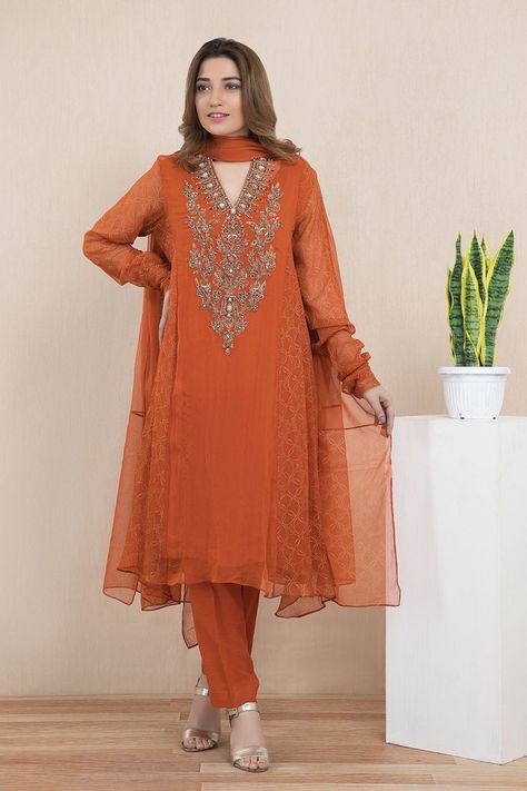 Rust Suit Wedding, Salwar Suit Designs Latest, Rust Suit, Asian Fashion Trends, Handwork Design, Western Dresses For Girl, Party Wear Salwar, Indian Kurti Designs, Salwar Suit Designs