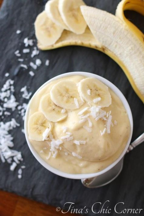 Healthy Banana Cake, Frozen Banana Recipes, Banana Bread Healthy, Smoothie Bowls Recipe Easy, Bowl Recipes Easy, Muffins Banana, Smoothie Bowl Recipe Healthy, Snacks Sweet, Banana Protein Smoothie