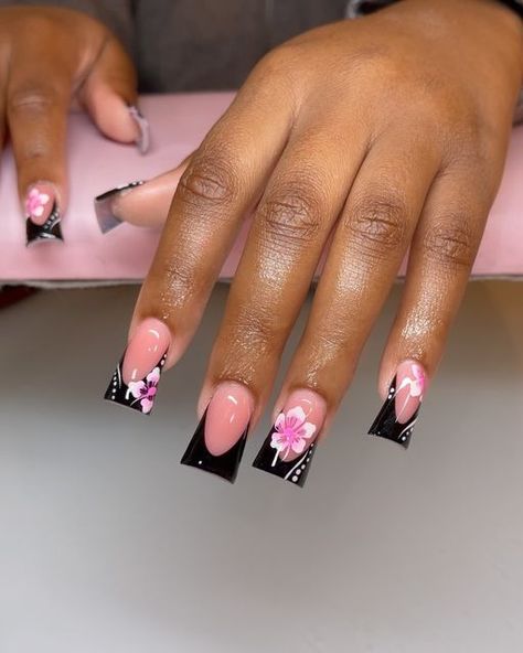 Flower On Acrylic Nails, Brown And Pink Duck Nails, Tropical Duck Nails, Cute Duck Nails Designs, Duck Nail Designs Y2k Short, Duck Nails Simple, Short Duck Nails Design, Fall Duck Nails, Short Design Nails