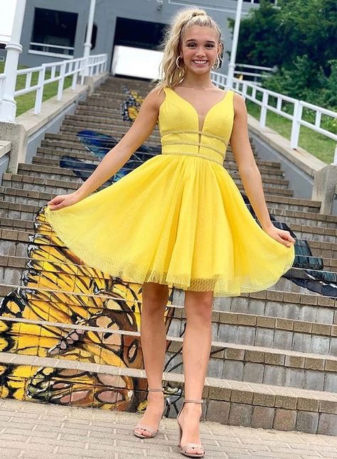 Freshman Homecoming Dresses, Yellow Homecoming Dresses, Prom Dresses Yellow, Yellow Short, Prom Dresses For Teens, Beaded Prom Dress, Short Homecoming Dress, Short Prom Dress, Sweet 16 Dresses