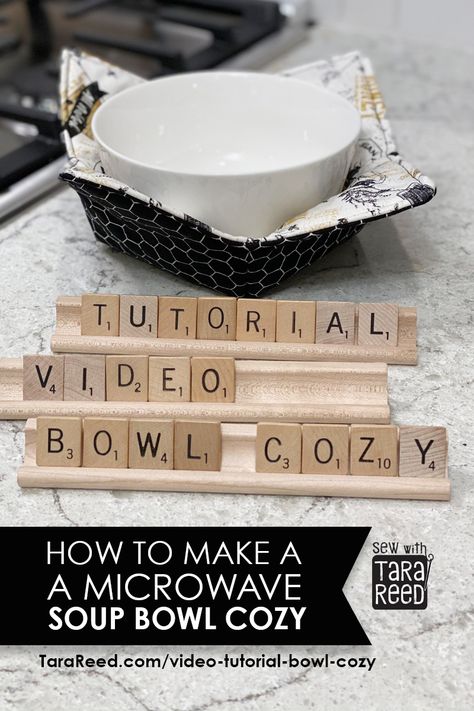 If you want to learn how to make a microwave soup bowl cozy and love video tutorials this is the place for you! Written directions also available. #bowlcozytutorial #sewingtutorial #microwavebowlcozypattern #tarareeddesigns #bowlcozypatternfree Soup Bowl Coozie, Bowl Cozy Tutorial, Microwave Bowl Holders, Soup Bowl Cozy, Microwave Bowl Cozy, Tara Reed, Bowl Cozies, Bowl Covers, Diy Sewing Gifts