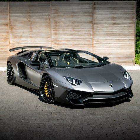 Lamborghini Aventador Sv Roadster, Lamborghini Sv, Mobil Off Road, Kereta Sport, Lamborghini Aventador Roadster, Tmax Yamaha, Aventador Lamborghini, Sports Cars Lamborghini, Lamborghini Lamborghini