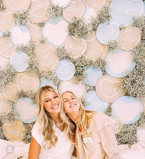 Recruitment Philanthropy Round Decorations, Sorority Reunion Ideas, Pref Day Decorations, Sorority House Decorations Recruitment, Sorority Backdrop Ideas, Recruitment Room Ideas, Sorority Recruitment Room Decorations, Sisterhood Recruitment Round, Sorority Recruitment Themes Decoration