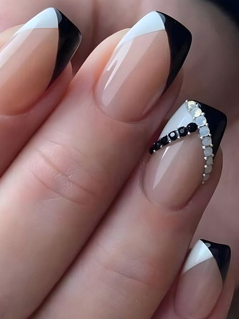 Black and White  Collar    Color Nails Embellished   Nail,Hand & Foot Care Black And White Nail, Black White Nails, Graduation Nails, Black Nail Art, Her Nails, White Nail Designs, Party Nails, Super Nails, White Nail