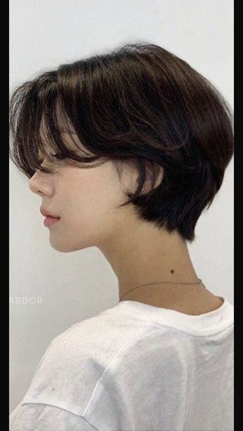 Short Korean Haircut, Korean Haircut, Korean Short Hair, Hairstyle Short, Edgy Haircuts, Heatless Hairstyles, Back To School Hairstyles, Short Haircut, Short Hair Styles Easy