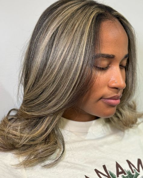 Head Full Of Highlights, Blonde Highlight Black Woman, Micro Slice Highlights, Blonde Highlights On Dark Hair Black Ppl, Blonde Highlights Black Hair, Full Head Blonde Foils, Blonde Highlights Black Women, Full Highlights For Dark Hair, Full Head Blonde Highlights