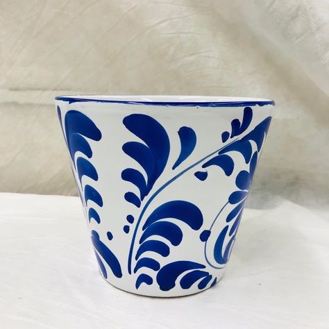 Charming hand-painted cachepot, marked Italy. Blue Pot Paintings, Ceramic Painting Vase, Blue And White Ceramics, Pot Designs Painted, Painted Pots Diy Terra Cotta, Terracotta Pots Painted, Hand Painted Flower Pots, Painting Pots, Pottery Decoration