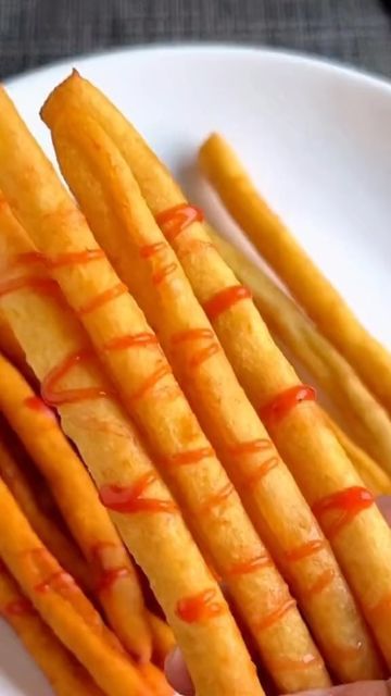 Channel Foods on Instagram: "Long Japanese Fries 🍟 Potato 2 medium size (boiled) Corn starch 2 tbsp Rice flour 2 tbsp Salt, paprika seasoning Baking powder 2/4 tsp Oil" Long Fries, Paprika Seasoning, French Fried Potatoes, French Fries Recipe, Boiled Corn, Spicy Snacks Recipes, Potato Flour, Fries Recipe, Spicy Snacks