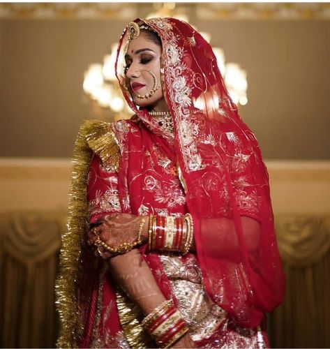 Rajput Bride Pose, Rajputi Bride Poses, Rajputi Pose, Rajputana Wedding, Rajput Bride, Ohm Art, Rajput Poshak, Rajasthani Poshak, Rajput Jewellery