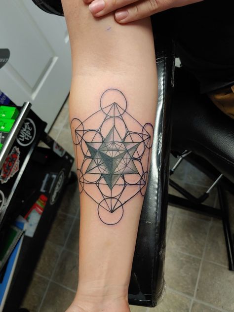 Merkaba centered within metatron's cube Merkaba Tattoo, Flower Of Life Tattoo, Hunter Tattoo, Lantern Tattoo, Tattoo Foot, Thailand Tattoo, Torso Tattoos, Virgo Tattoo, Sacred Geometry Tattoo