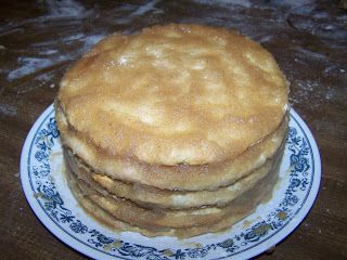 Applesauce Stack Cake, my Grandpa's favorite.  My Mom used to always make him one of these for his birthday, but I think that she made the layers a little thinner and stacked more of them for the finished cake. Appalachian Stack Cake, Apple Stack Cake Recipe, Stack Cake Recipe, Stack Cakes, Apple Stack Cake, Easy Birthday Desserts, Applesauce Cake Recipe, Stack Cake, Blackberry Patch