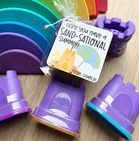 Add some sensory fun to summer with these fun end of school year favors! Each favor includes a 3x3 inch tag printed on 110 lb white card stock. Four ounce (4 oz) Kinetic sand castle packaged in cellophane bag with beach themed tag attached with twine. Preschool Graduation Party, School Last Day, Beach Party Favors, Sand Gifts, End Of Year Party, Class Birthdays, Teacher Appreciation Gifts Diy, Summer Party Themes, Student Teacher Gifts