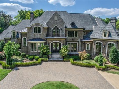 Big Houses Exterior, Big Mansions, Mansion Exterior, Huge Houses, Dream Mansion, Suburban House, Fancy Houses, Beautiful House Plans, Mansions Luxury