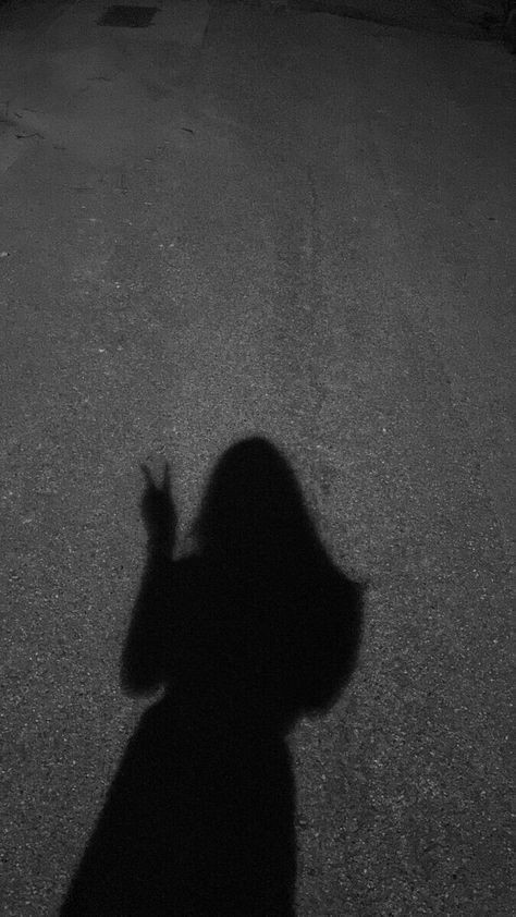 Dark Girly Asthetics Photos, Asthetic Shadow Pics, Night Shadow Snap, Photo Of Gril, Night Shadow Pic, Night Mirror Selfie Snapchat, Night Shadow Aesthetic, Shadow Aesthetic Girl, Shadow Pictures Night