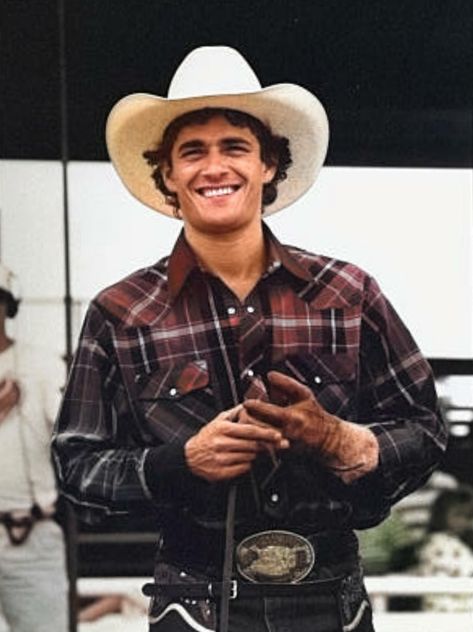 Good Looking Cowboys, Cowboy Guy Aesthetic, Country Men Haircut, Country Guys Hairstyles, Western Pfp Aesthetic, Hot Farmers Cowboys, Cowboy With Mullet, Rich Cowboy Aesthetic, Blonde Cowboy Men