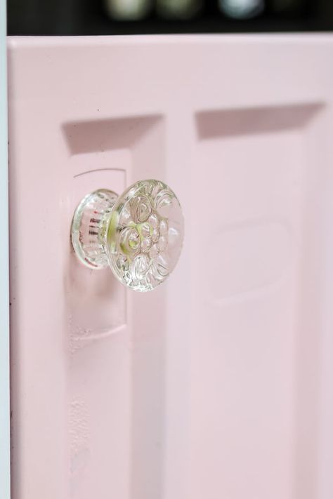 Adding a sweet touch of a glass doorknob on your Little Tikes playhouse makeover Playhouse Mailbox Ideas, Diy Playhouse Accessories, Fort Inspiration, Kids Plastic Playhouse, Plastic Playhouse Makeover, Little Tikes Playhouse Makeover, Little Tikes Makeover, Playhouse Remodel, Closet Playroom