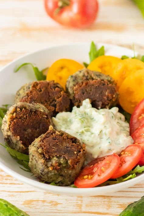 Black Bean Falafel Recipe, Black Bean Falafel, Slavic Recipes, Tzatziki Sauce Easy, Vegan Tzatziki Sauce, Vegan Burger Buns, Vegan Bean Chili, Falafel Bowls, Homemade Soy Milk