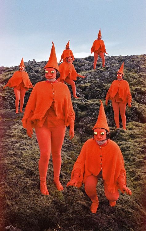 Gnome Outfit Women, Retro Futurism Costume, Retro Devil Costume, Red Devil Costume, Conceptual Photo, Arte Peculiar, Photographie Inspo, Arte Obscura, Futurism