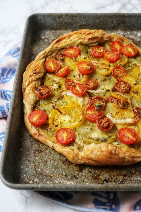 Fennel Tart, Cherry Tomato Tart, Baked Fennel, Tomato Tart, Vegan Comfort Food, The Suburbs, Tomato Plants, Vegetable Sides, Tart Recipes