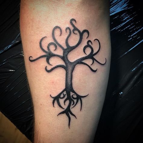 Ovumink on Instagram: “Yggdrasil. Nordic tree of life. #yggdrasil #yggdrasiltattoo #nordictattoo #nordic #treeoflife #treeoflifetattoo #nordicmythology…” Nordic Tree Of Life, Yggdrasil Tattoo, Nordic Tree, Tree Tattoo Designs, Nordic Tattoo, Tree Of Life Tattoo, Viking Tattoos, Hand Tattoo, Tree Tattoo