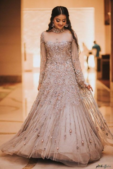 How To Indianize A Wedding Gown? Engagement Dress For Girl, Indian Engagement Outfit, Stylish Frocks, Engagement Gown, Bridal Gown Inspiration, Reception Gowns, Engagement Gowns, Indian Wedding Gowns, Pengantin India