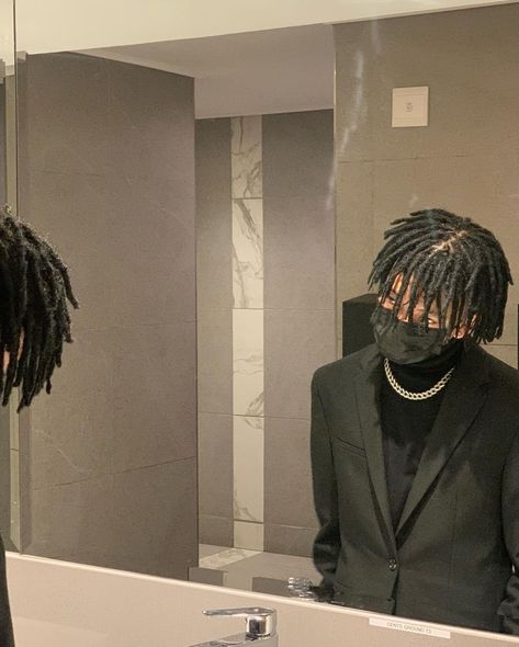 Dreads Men Aesthetic, Cool Dreadlocks Style Men, Black Dudes With Dreads, Dreads Men Styles, Short Dreads Men, Dreads Black Man, Black Man With Dreads, Aesthetic Dreads, Dreadlock Hairstyles For Men Black