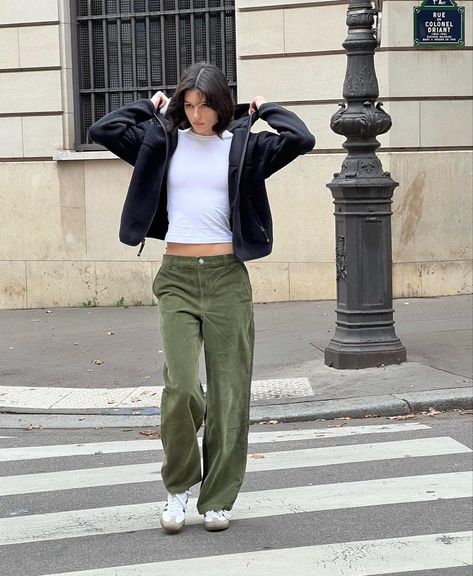 Renee Bellerive Outfits, Renee Bellerive, Spring Fits, Winter Fits, Aesthetic Outfit, Fitness Inspo, Aesthetic Clothes, Cute Pictures, Harem Pants