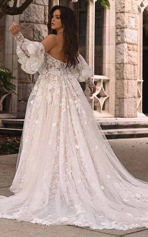 Luxurious Lace A-Line Wedding Dress - Martina Liana Plus Size Bohemian Wedding Dress, Fantasy Wedding Dress, Plus Wedding Dresses, Essense Of Australia, Martina Liana, Gaun Fashion, Couture Wedding Gowns, Moody Wedding, A Line Wedding Dress