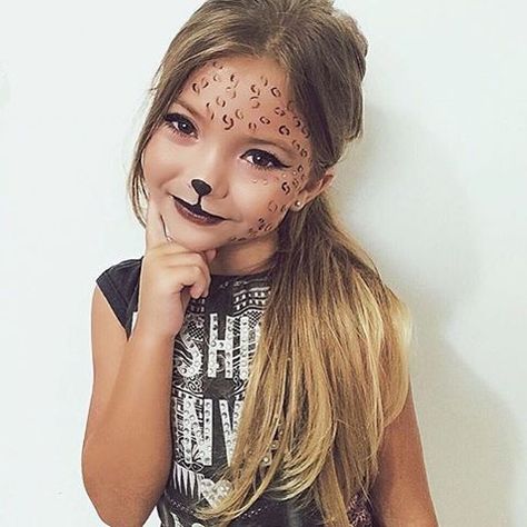 Aterradoramente tiernos y encantadores. Cheetah Face Paint, Leopard Face Paint, Carnaval Make-up, Cheetah Makeup, Halloween Makeup For Kids, Kitty Face Paint, Leopard Makeup, Cheetah Face, Halloweenský Makeup