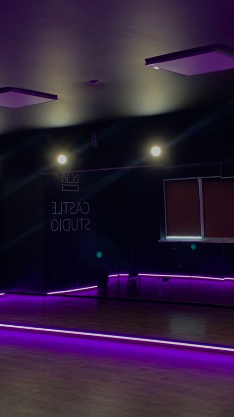 Dance Studio Lighting Ideas, Dark Dance Studio, Dance Room Aesthetic, Dance Room In House, Dance Studio Design Interiors, Dance Studio Ideas, Dance Class Aesthetic, Dance Studio Aesthetic, Neon Office