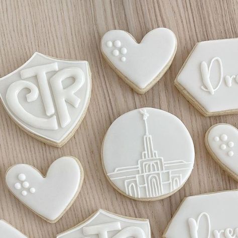 Lds Temple Royal Icing Cookies, Temple Sugar Cookies, Temple Cookies, Farewell Cookies, Ctr Cookies, Baptism Food, Baptism Cupcakes, Cookie Techniques, Baptism Cookies