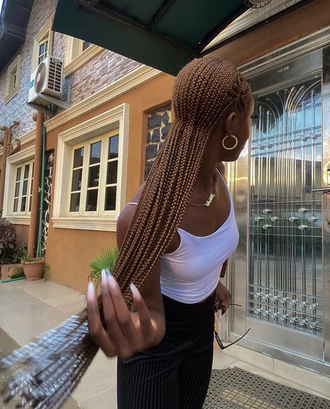 Straight Backs With Beads, Straight Back Feed In Braids, Feed In Braids Ponytail, Cornrows With Beads, Straight Back Braids, Straight Back Cornrows, Bridesmaid Hair Clips, Sleek Ponytail Hairstyles, Colored Braids