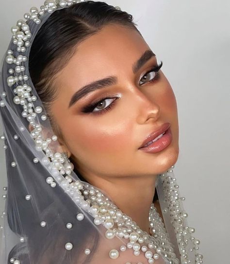 #makeup for brown eyes #simple eye makeup #makeup tips for beginners #makeup tips #makeup tutorial #nude makeup #face framing layers #makeup ideas #makeup looks #makeup #beauty makeup Lebanese Wedding Makeup, Angelic Bridal Makeup, Arabic Bride Makeup, Arab Wedding Makeup, Birthday Makeup Ideas, Makeup Nikah, Italy Makeup, Glam Bride Makeup, Gorgeous Bridal Makeup