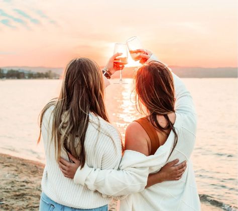 best friend photoshoots aren't super common, BUT THEY SHOULD BE.☀️🩷 who doesn't want to hangout on the beach with their bestie and their dog, have some wine, and have someone capture you and the sunset?! Such a fun shoot! #traversecityphotographer #traversecityfamilyphotographer Best Friend Wine Photoshoot, Birthday Photoshoot With Best Friend, Bestie Photoshoot Ideas Beach, Friend Shoot Ideas Photoshoot, Best Friend Vacation Pictures, 2 Friends Photoshoot, Wednesday Photoshoot, Bestie Photo Shoot, Winery Photoshoot