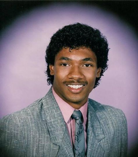 1980s Mens Hair, Black Hair 80s, 80s Hairstyles Male, 80s Men Hair, 80s Mens Hairstyles, Jheri Curl, 1980s Hair, 80s Fashion Trends, 80s Men