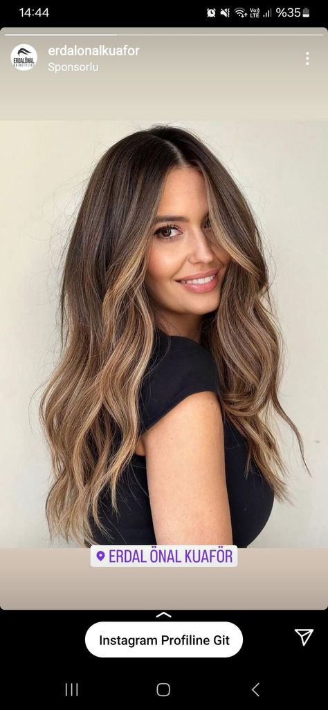 Stay stylish with the top hair color trends for women in 2024! From rich brunettes and vibrant reds to icy blondes and playful pastels, find the perfect shade to transform your look. Click to explore stunning hair transformations, get inspired, and choose your next bold color. Shine bright with the trendiest hues of 2024! 💖 #HairColorTrends #2024Styles #HairInspo 🌸✨ Brunette Balayage Hair Blonde Summer Colors Sun Kissed, Low Maintence Baylage, Long Hair Vs Short Hair, Brunette Bayalage, Color Trends 2024, Balayage Hair Blonde Long, Caramel Blonde Hair, Summer Hair Color Ideas, Balayage Long Hair