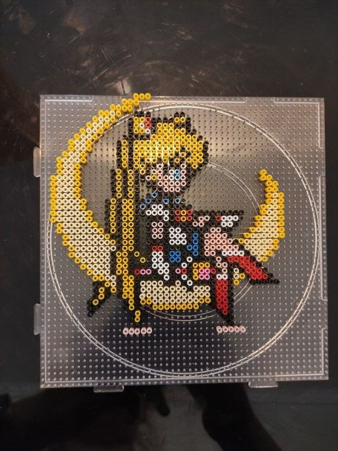 Pearler Beads Sailor Moon, Perler Bead Patterns Characters, Perler Bead Patterns Sailor Moon, Perler Beads Designs Pattern Pixel Art, Hama Beads Anime, Sailor Moon Diy, Sailor Moon Pixel Art, Anime Perler Beads, Sailor Moon Perler Beads