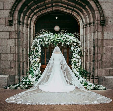 Princess Royal Wedding Harry, Harry And Meghan Wedding, Harry Wedding, Bridal Veils And Headpieces, Meghan Markle Wedding, Prins Harry, Princess Meghan, Prince Harry And Megan, Reine Elizabeth Ii